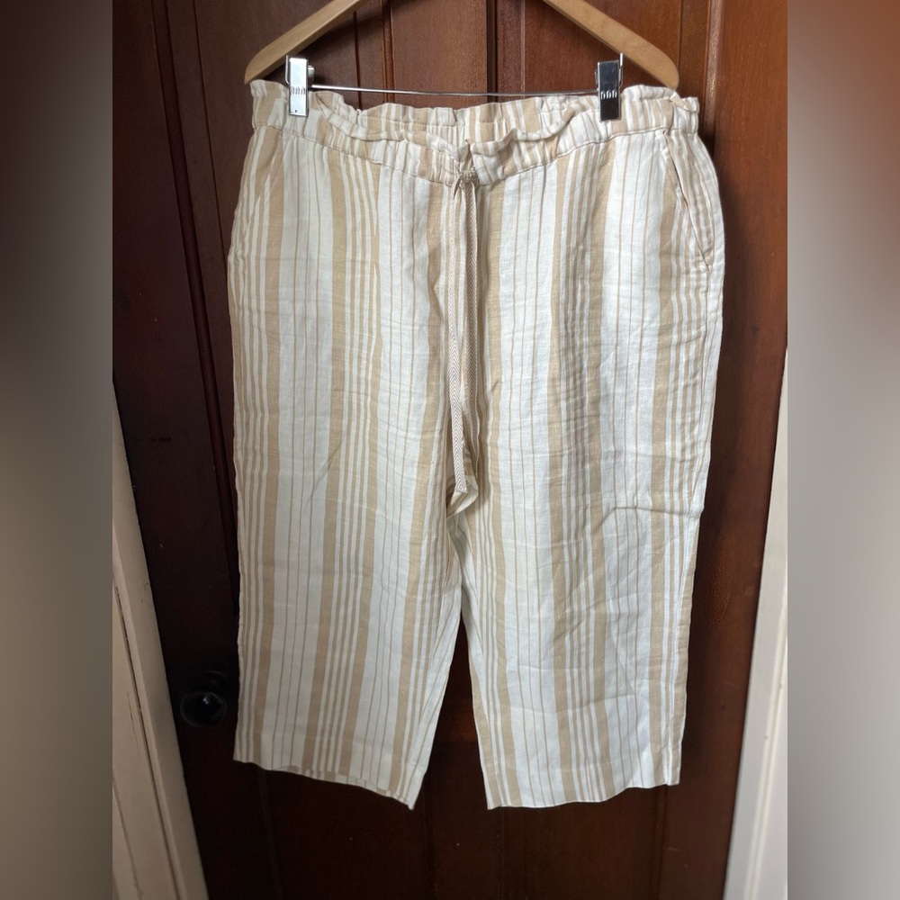 Chico's women's size 2.5 (14) white / tan striped 100% linen cropped pants